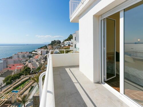 Гостиница Holiday Home Jeroni Pau в Росасе