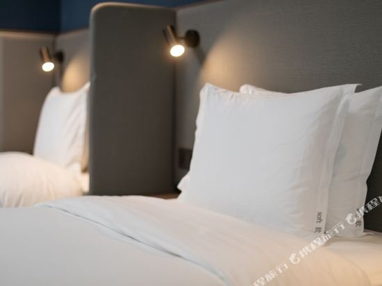 Фото Holiday Inn Express Ningbo City Center