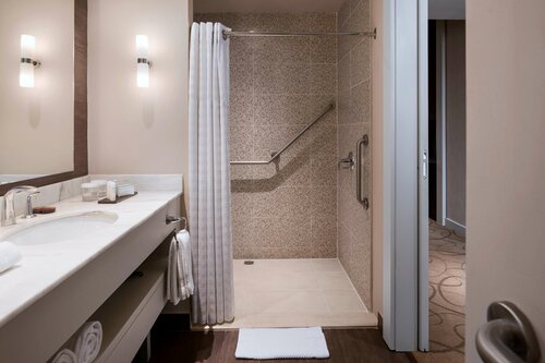 Внешний вид отеля Embassy Suites by Hilton Santo Domingo в Санто-Доминго, фото 2