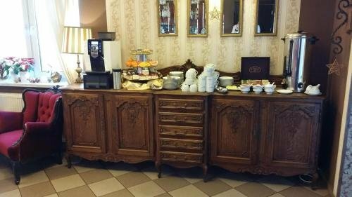 Гостиница Route One - Restauracja & Pokoje Hotelowe & Pizza в Згеже