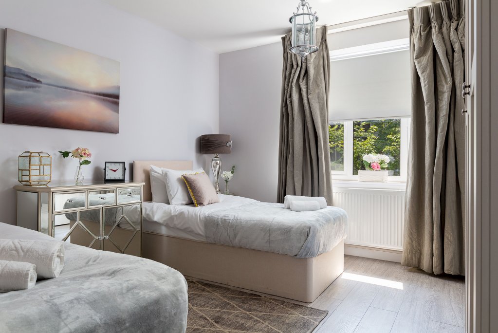 Фото Cromwell Road Apartments