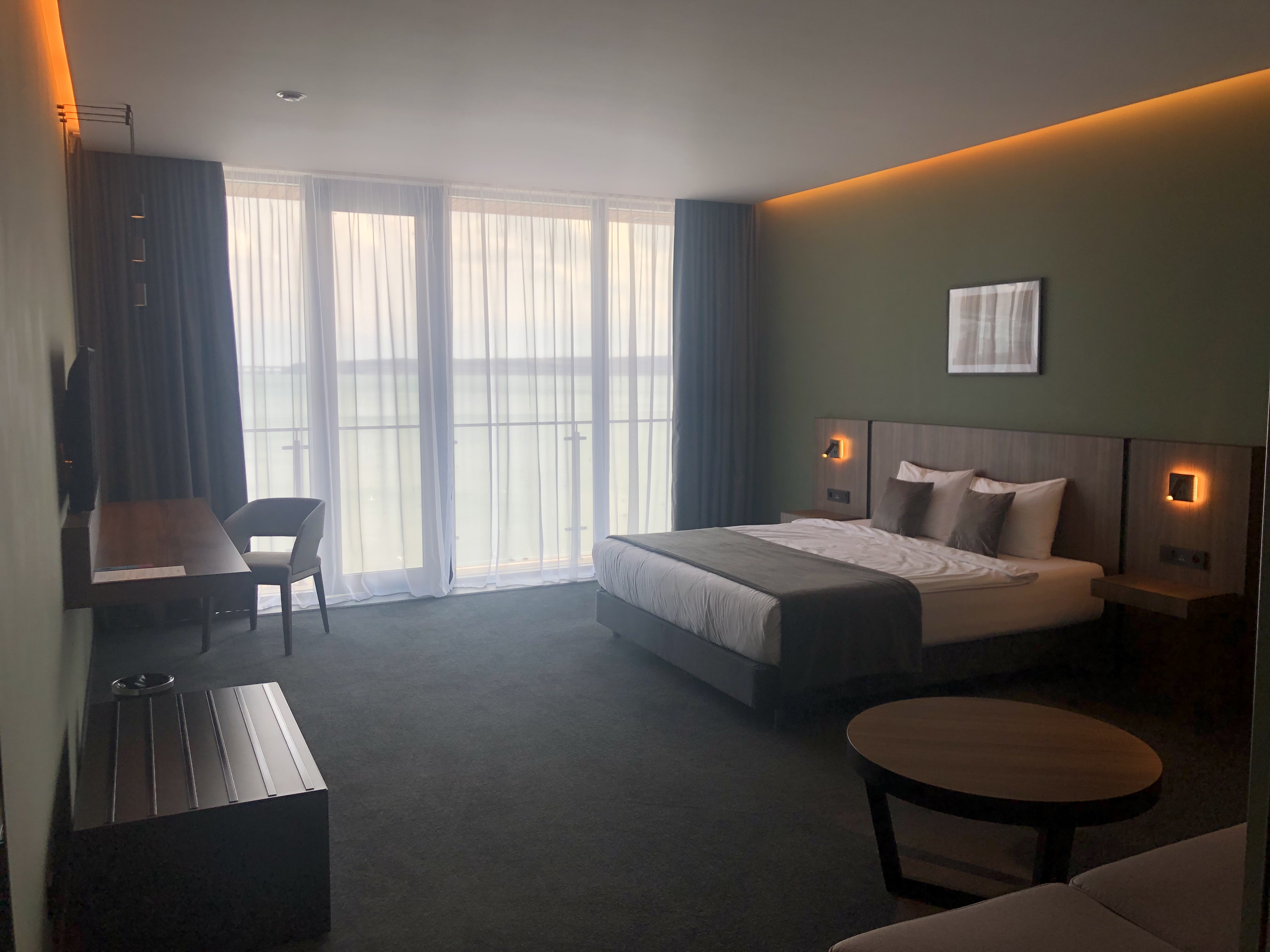 Фото Promenade Hotel