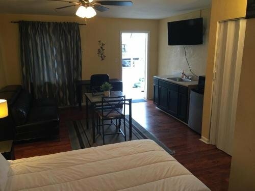 Гостиница Delux Inn Clearwater в Клируотере