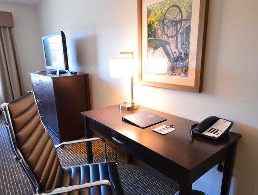 Фото Best Western Plus Dayton Hotel & Suites