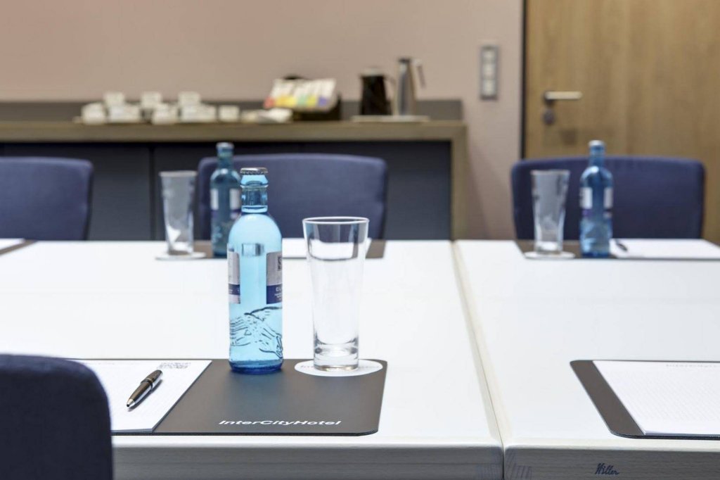 Фото IntercityHotel Hamburg Dammtor-Messe