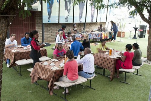 Гостиница The Soweto Hotel & Conference Centre