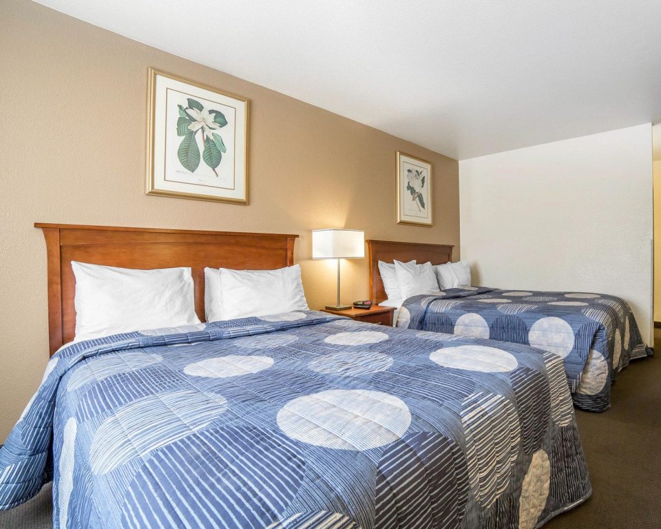 Фото Quality Inn Downtown