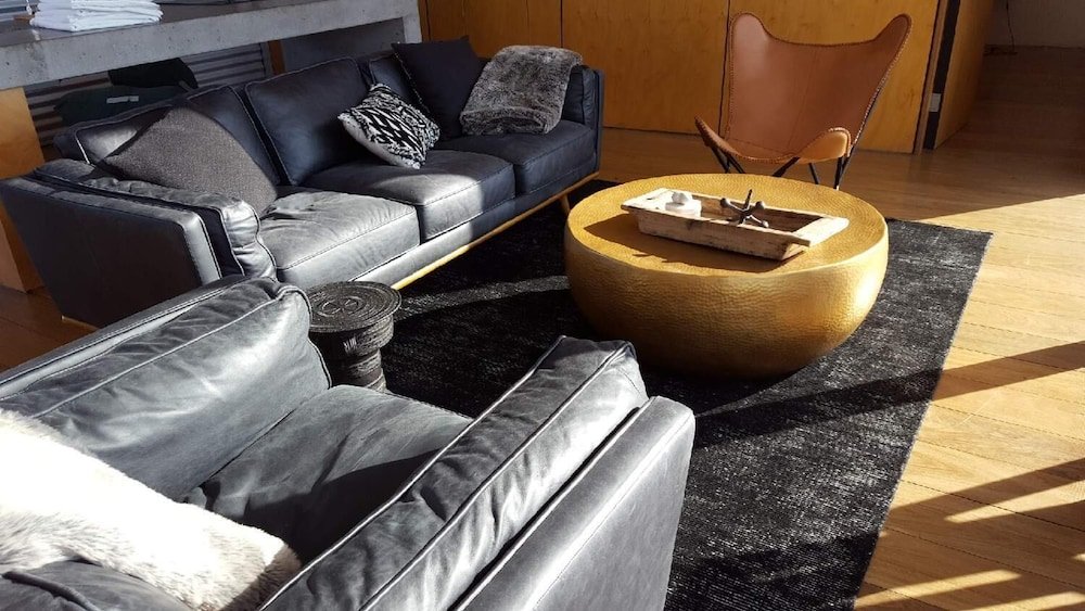 Фото The Longhouse - Suite 2