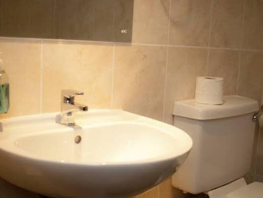 Фото Edinburghhouse Hotel