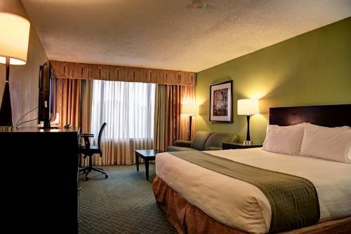 Фото Ramada by Wyndham Shreveport Airport