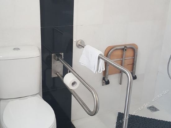 Фото Oasis Hotel Apartments