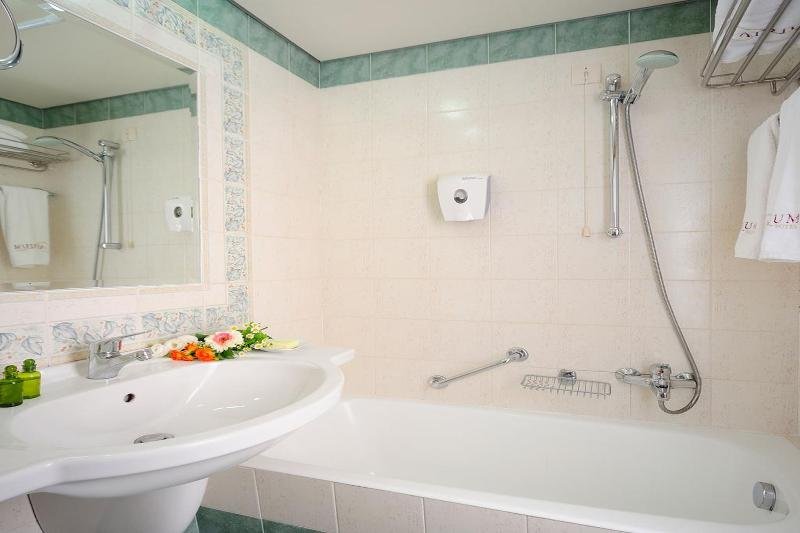 Фото Atrium Ambiance Hotel