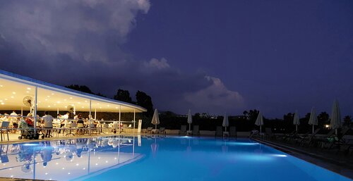 Гостиница Larissa Holiday Beach Club в Конаклы