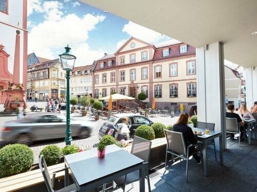 Внешний вид отеля Hotel Platzhirsch в Фульде, фото 1