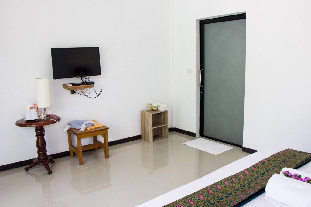 Фото Natai House