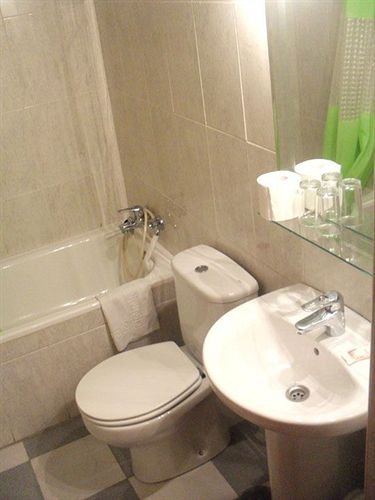 Фото Hostal Fuencarral Kryse