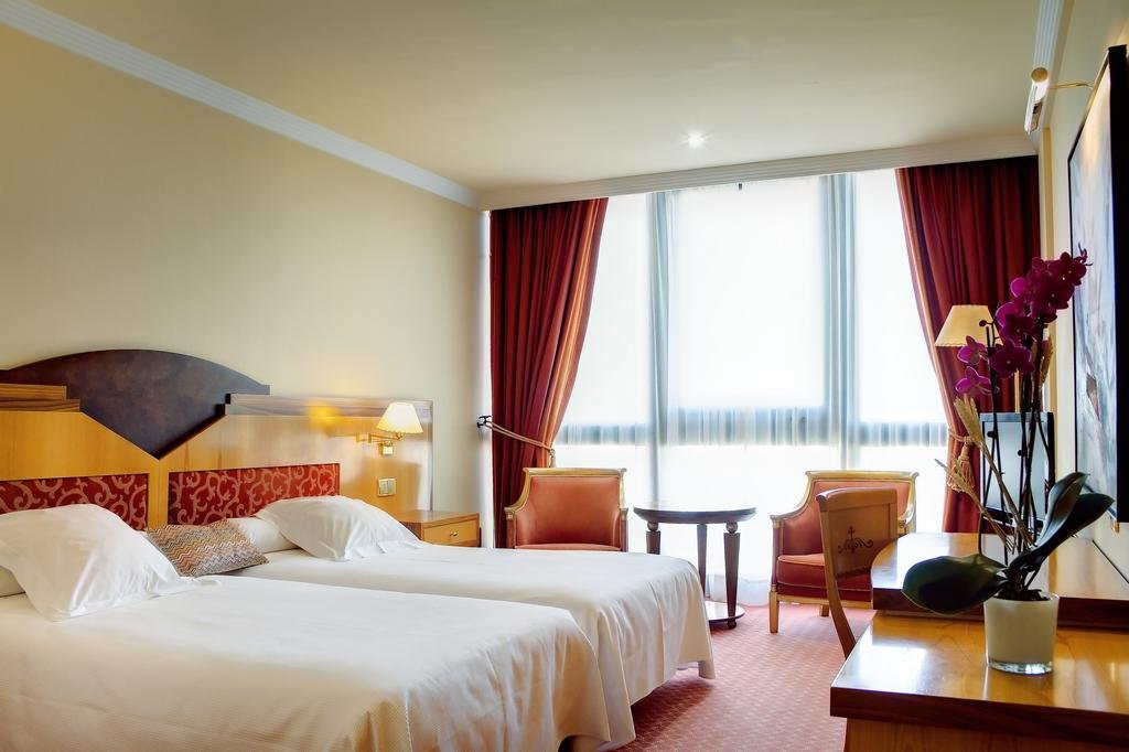 Фото Oca Puerta del Camino Hotel