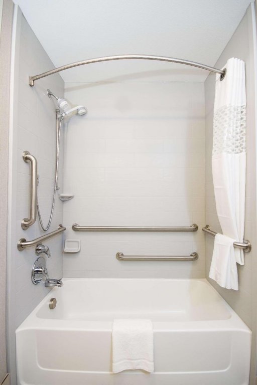 Фото Hampton Inn & Suites DuPont