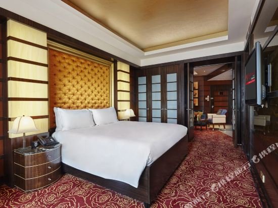 Фото Resorts World Sentosa - Crockfords Tower