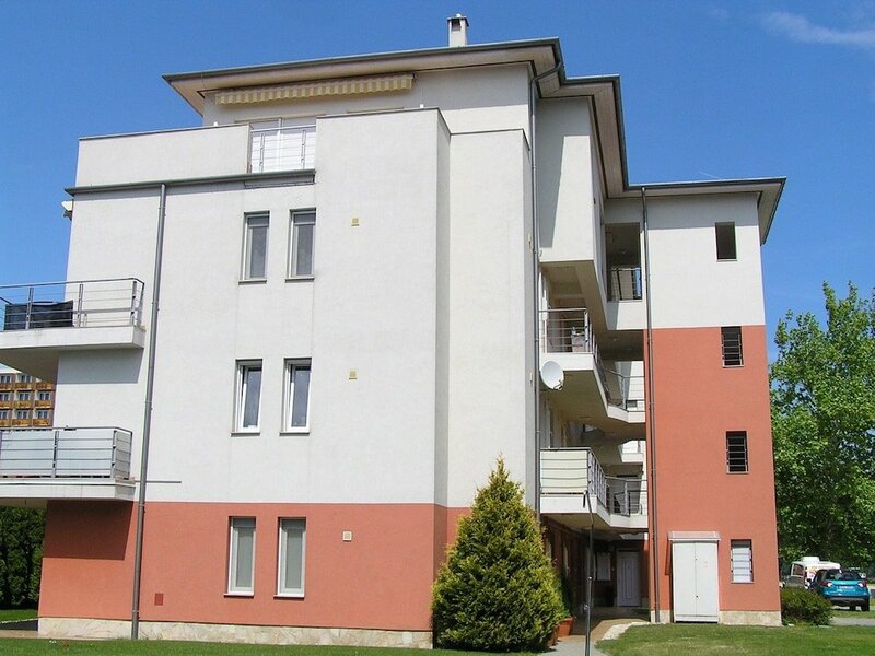 Гостиница Gréta Wellness Apartmanok - Szt László u в Шиофоке