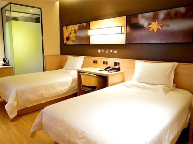 Фото Iu Hotels·Taiyuan Yingze Street Willow Lane