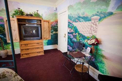 Фото Anniversary Inn - South Temple