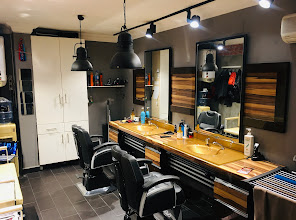 M & M Men's Hairdresser