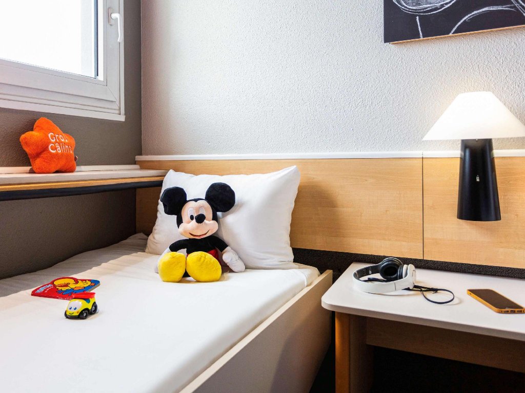 Фото Hotel Restaurant Ibis Bordeaux Pessac