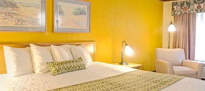 Фото Days Inn by Wyndham Florida City