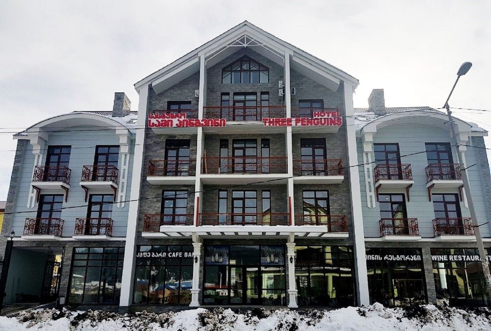 Фото Three Penguins Три Пингвина