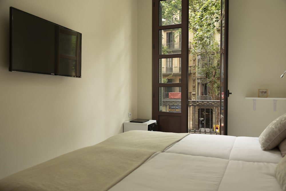 Фото Líbere Barcelona Sant Antoni