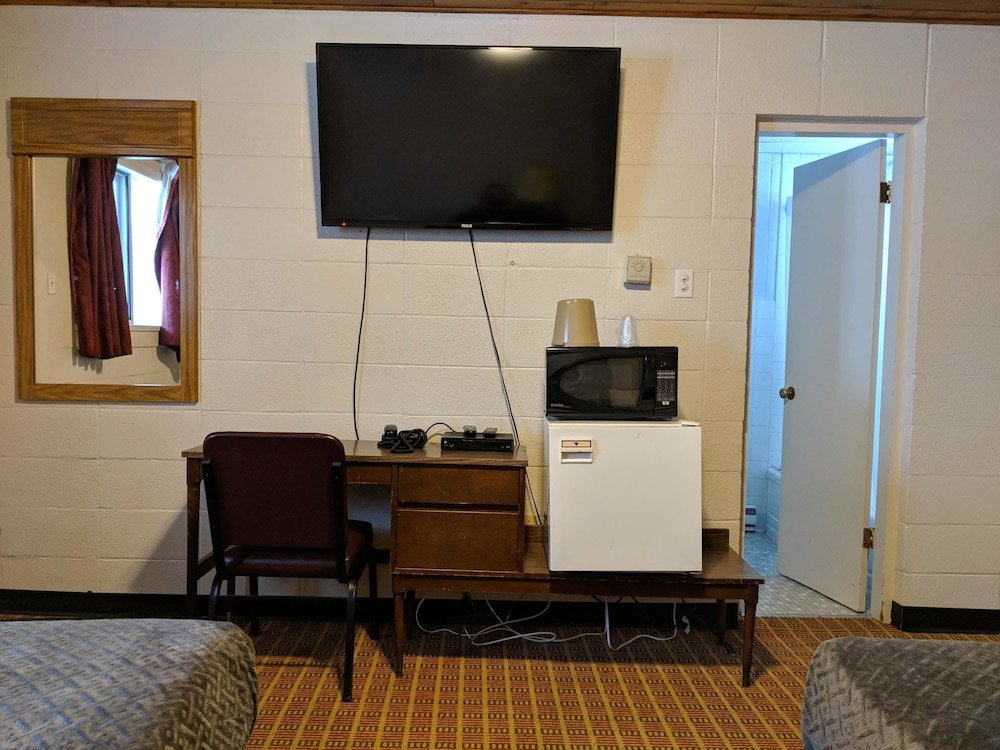 Фото Chalet Inn Motel