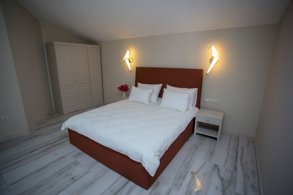 Фото 118296832490