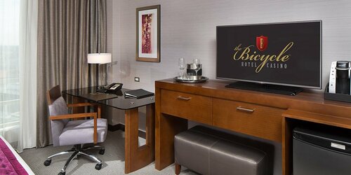 Гостиница The Bicycle Hotel & Casino в Дауни