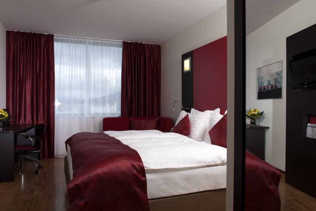 Фото Ramada Encore by Wyndham Geneva