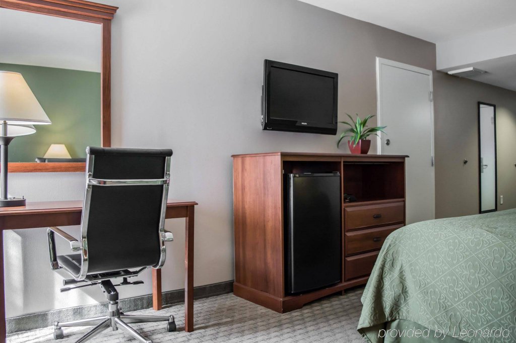 Фото Quality Inn & Suites Near Fairgrounds Ybor City