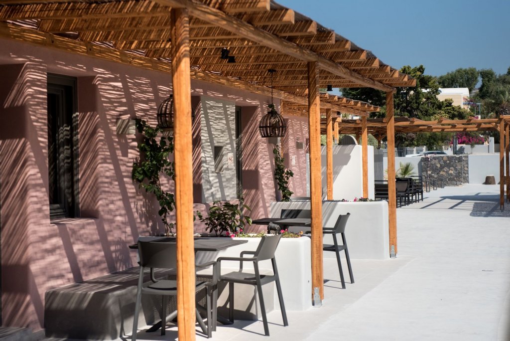 Фото Terra Nera Suites Santorini