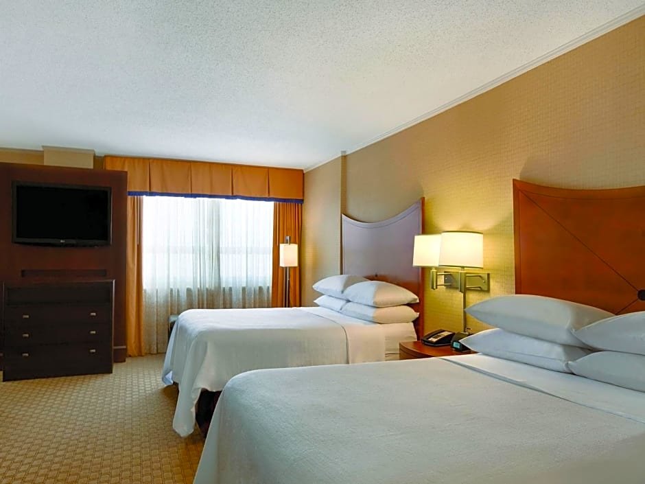 Фото Embassy Suites Baltimore-Downtown