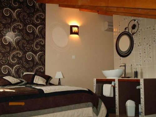 Гостиница Les Tilleuls B&b в Ньоне