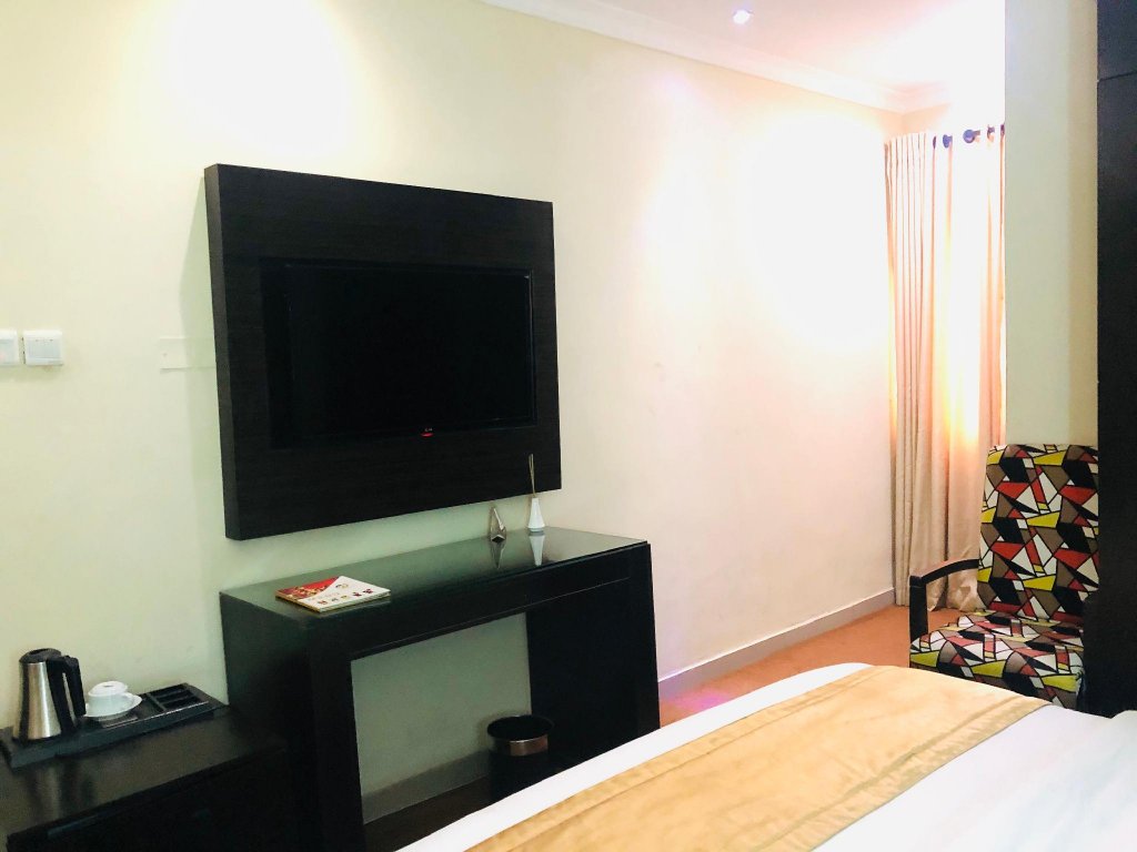 Фото CribVille Hotel & Suites