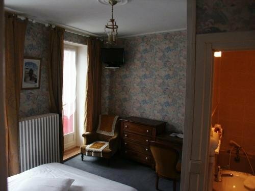 Хостел Hostellerie du Beffroy в Иссуаре