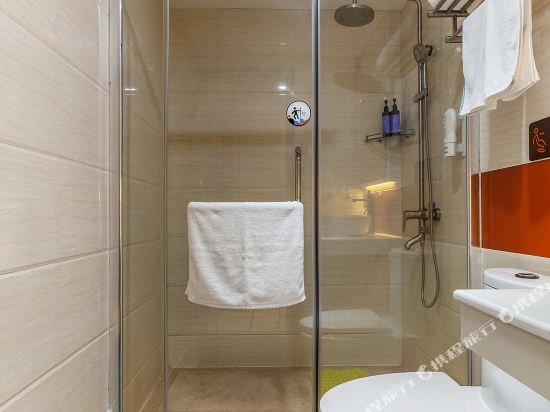 Фото 7 Days Premium Guangzhou Chepi Subway Station Suning Square