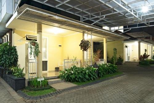 Фото Riverstone Hotel and Cottage