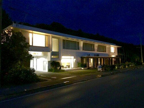 Гостиница The White Hotel Motobu