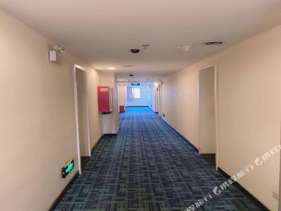 Фото 7 Days Inn Nanchang West Jiefang Road Longwang Temple