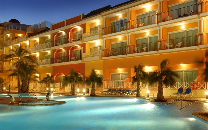 Фото Mediterráneo Bay Hotel & Resort