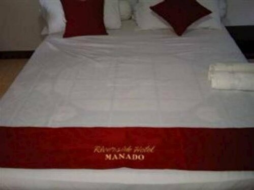 Апартаменты Riverside Hotel в Манадо