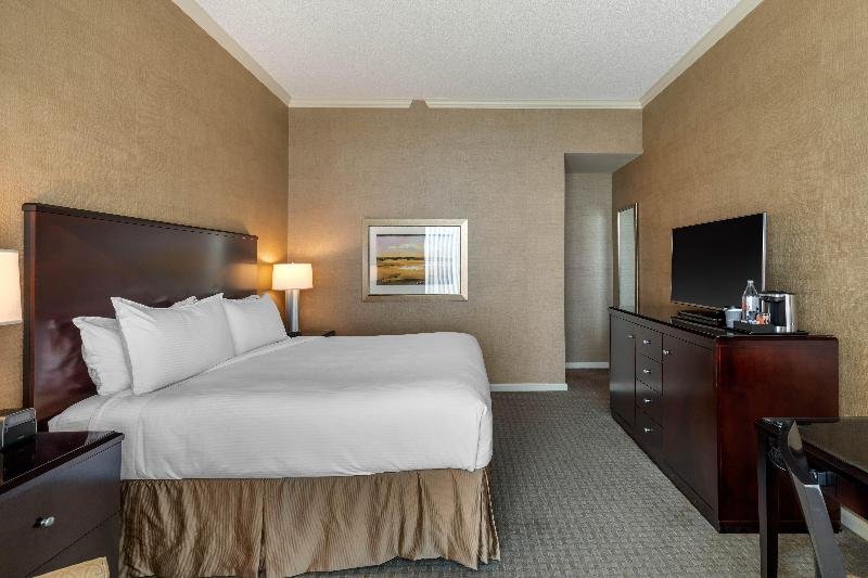 Фото Renaissance Dallas North Hotel