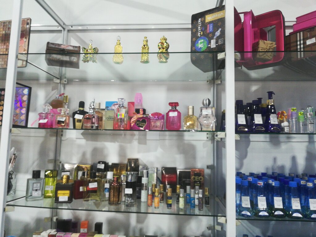 متجر بيع العطور ومستحضرات التجميل Косметика, парфюмерия и аксессуары для бани ، ، صورة