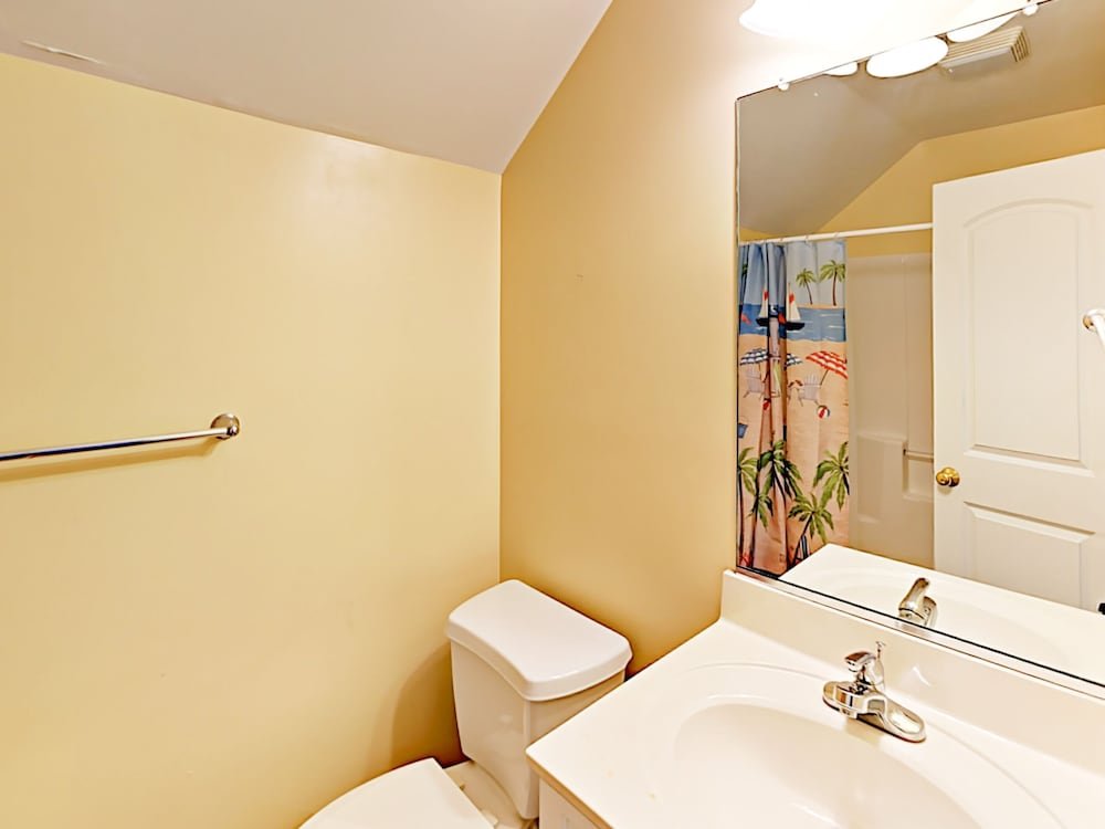 Фото 226 Georges Bay Rd Home 5 Bedrooms 4.5 Bathrooms Home